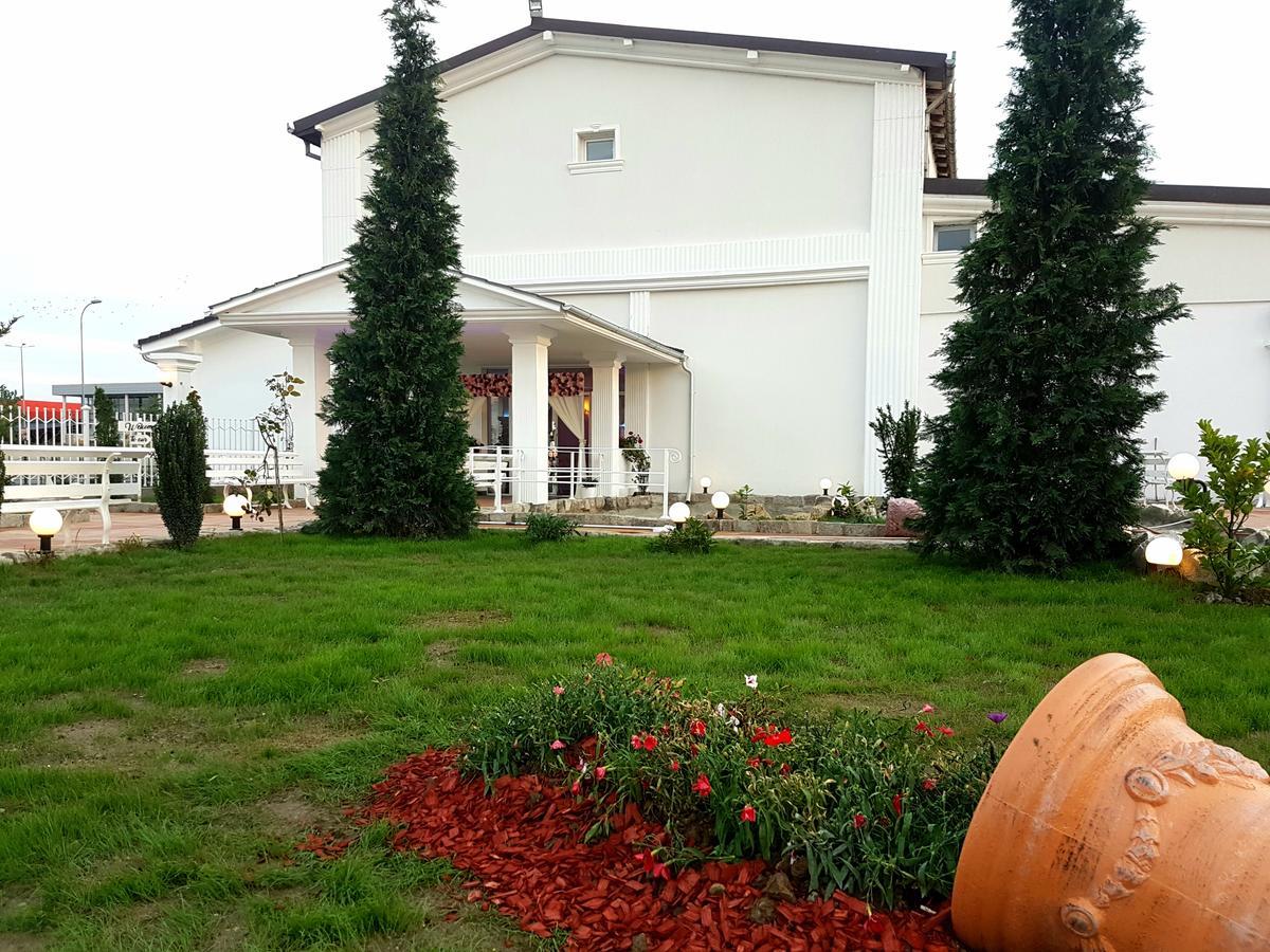 Hostel Tara Alba Iulia Exterior photo